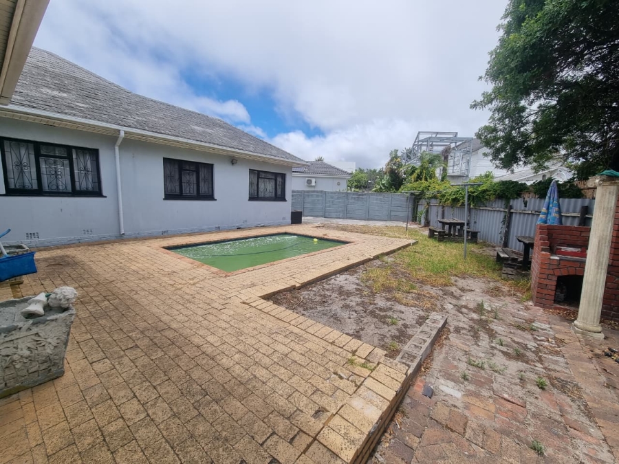 4 Bedroom Property for Sale in Claremont Western Cape